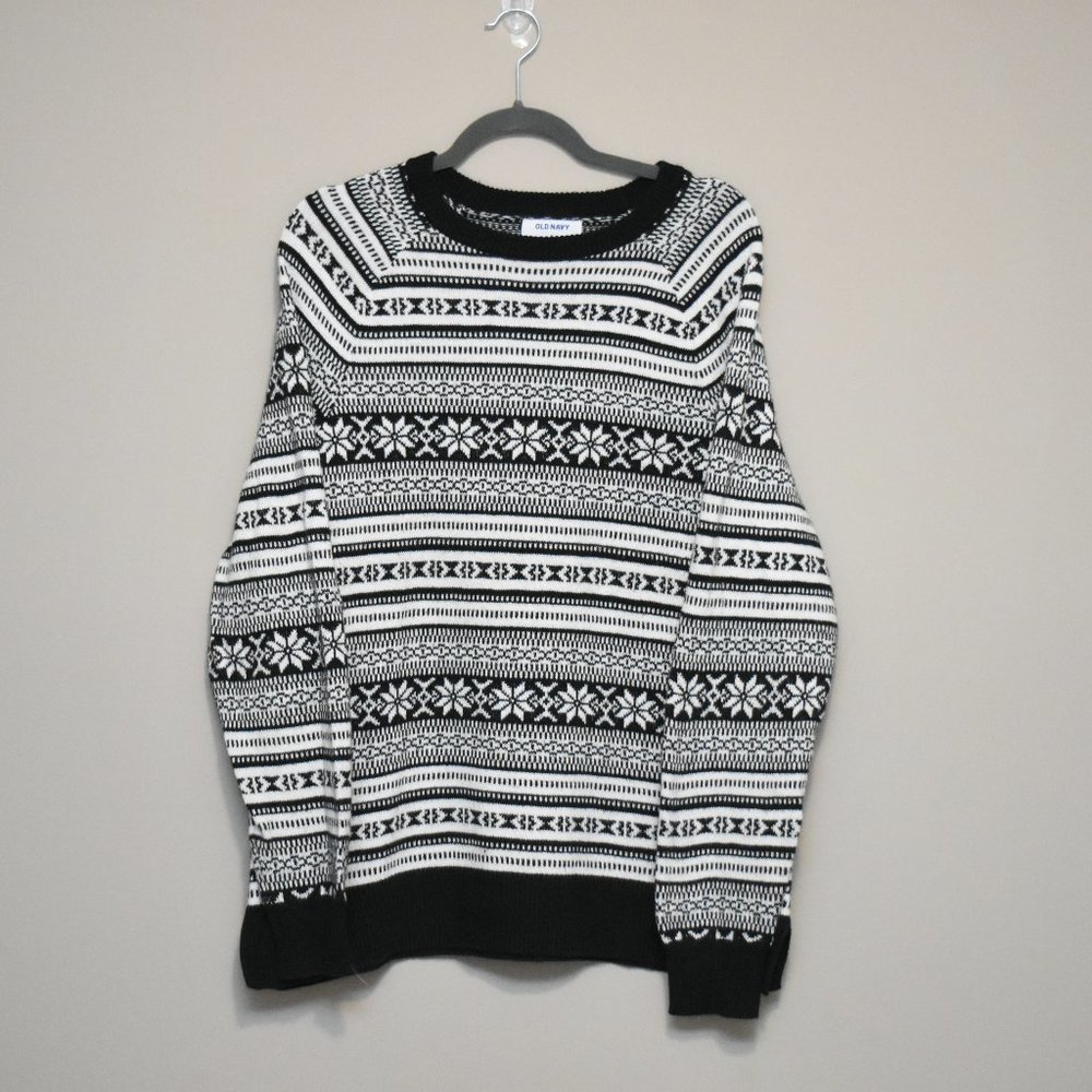 NEW LISTING Black and White Fair Isle Sweater